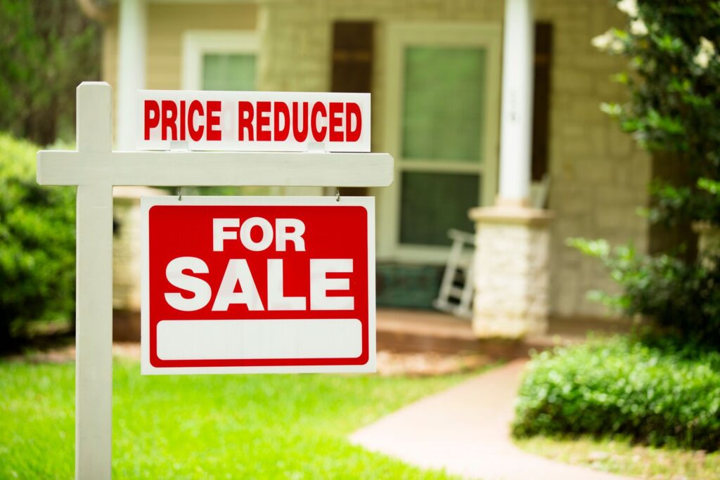 What Homebuyers Should Know About Price-Reduced Listings in Today’s Market  – RISMedia’s Housecall